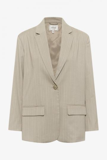 Блейзер с накладными карманами