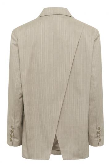 Блейзер с накладными карманами