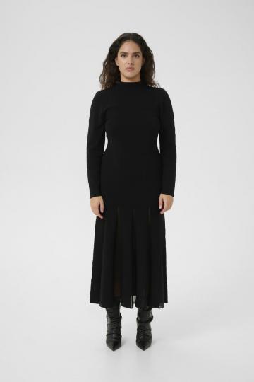 Вязаное платье