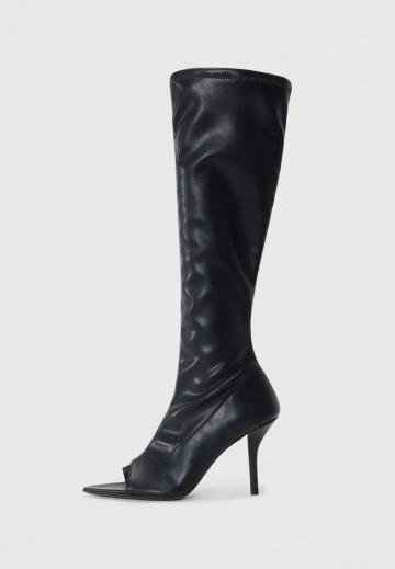 Высокие сапоги