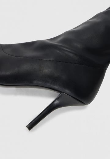 Высокие сапоги