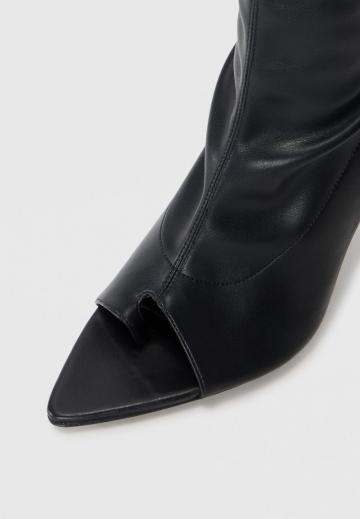 Высокие сапоги