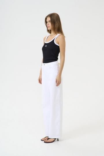 Прямые джинсы