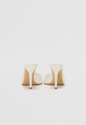 Босоножки на каблуке