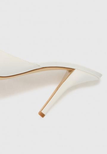 Босоножки на каблуке