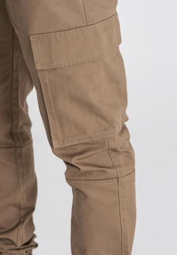 Брюки с накладными карманами
