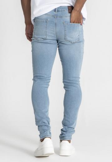 Узкие джинсы