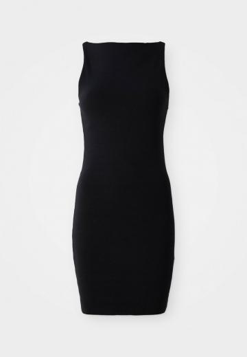 Платье футляр