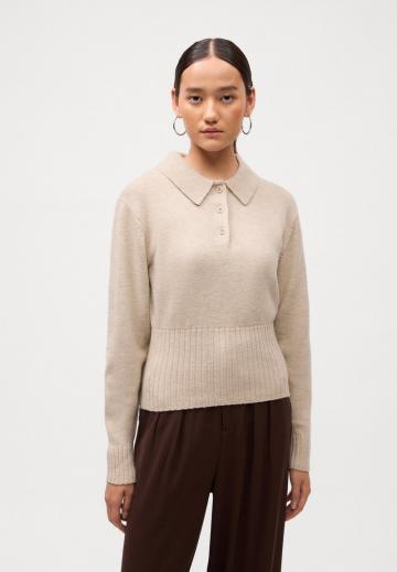 Пуловер с воротником поло