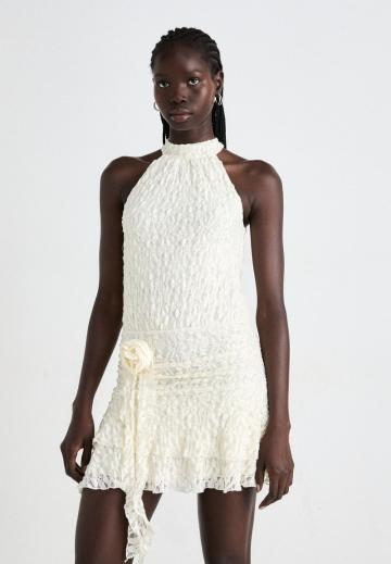 Короткое платье