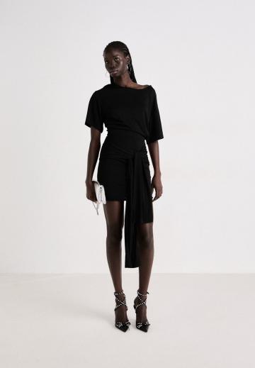 Короткое платье