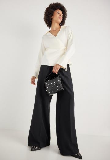 Атласная блузка