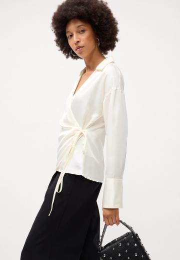 Атласная блузка