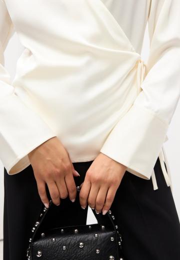 Атласная блузка