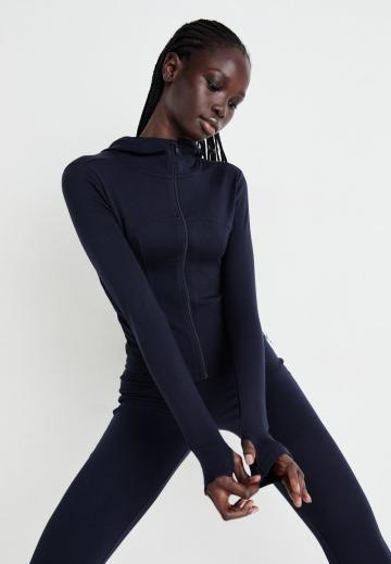 Спортивная куртка