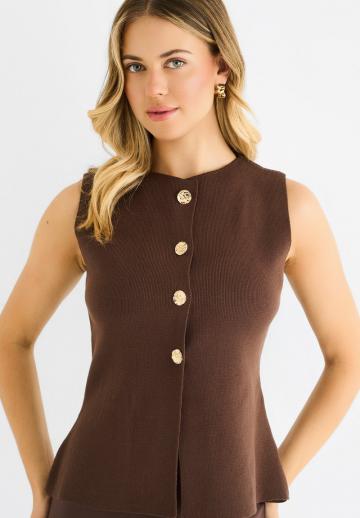 Вязаный жилет