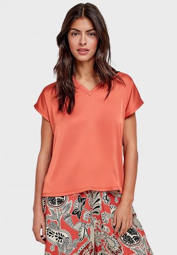 Атласная блузка