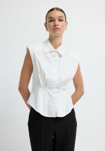 Блузка без рукавов