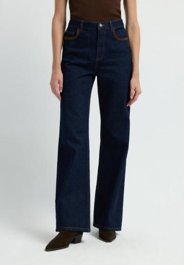 Клешеные джинсы