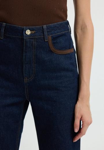 Клешеные джинсы