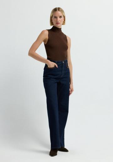 Клешеные джинсы