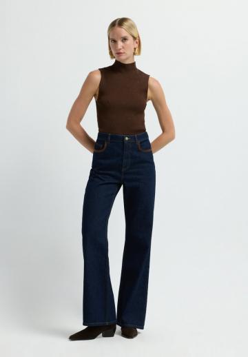 Клешеные джинсы