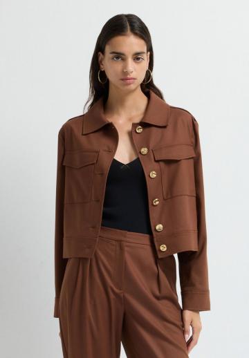 Куртка с накладнымит карманами