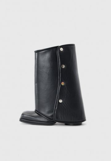 Высокие сапоги