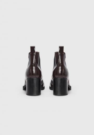 Высокие сапоги