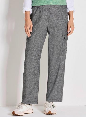 Брюки с накладными карманами