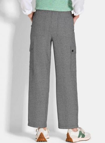 Брюки с накладными карманами