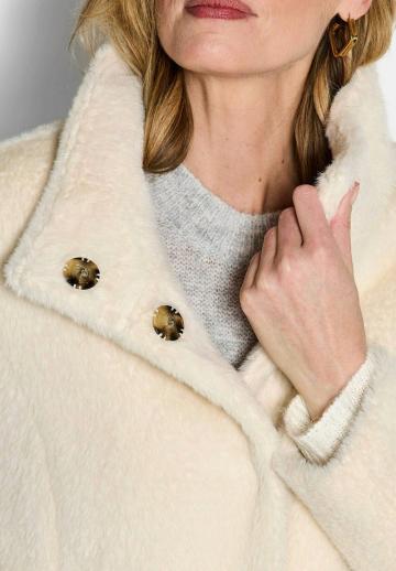 Короткое пальто