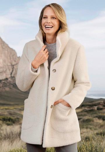 Короткое пальто