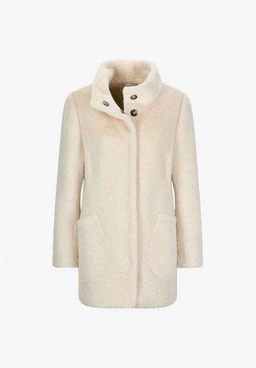 Короткое пальто