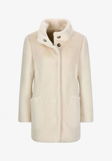 Короткое пальто