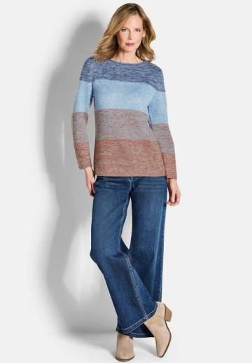 Пуловер в полоску