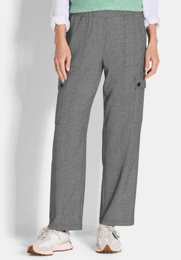Брюки с накладными карманами