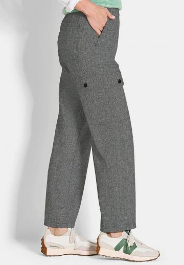 Брюки с накладными карманами