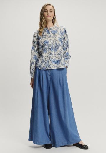 Клешеные джинсы