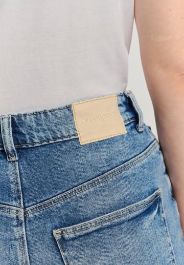 Клешеные джинсы