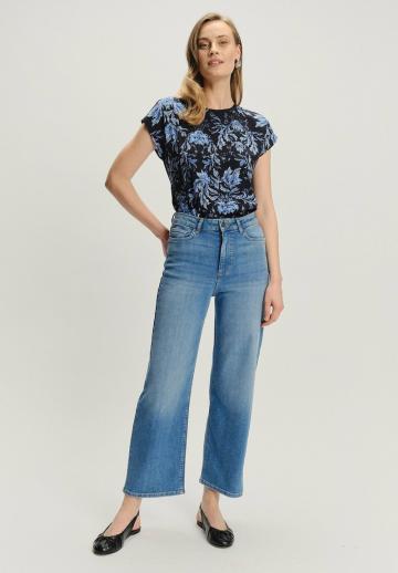 Прямые джинсы