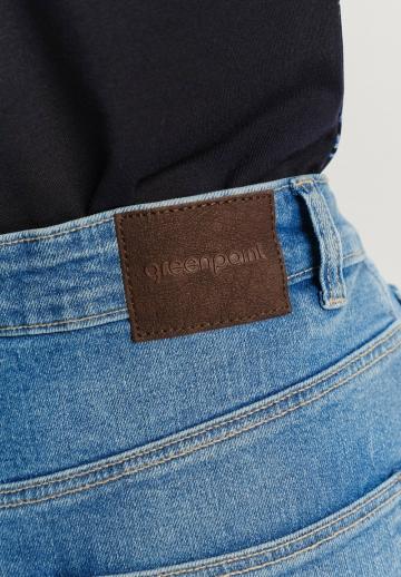 Прямые джинсы