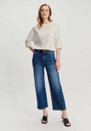 Короткие джинсы