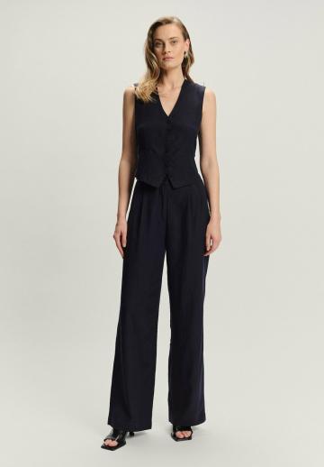 Джинсовая жилетка