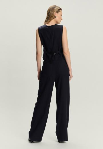 Джинсовая жилетка