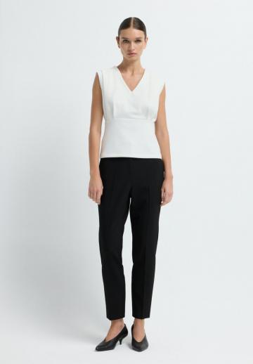 Блузка без рукавов