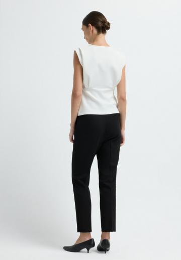 Блузка без рукавов