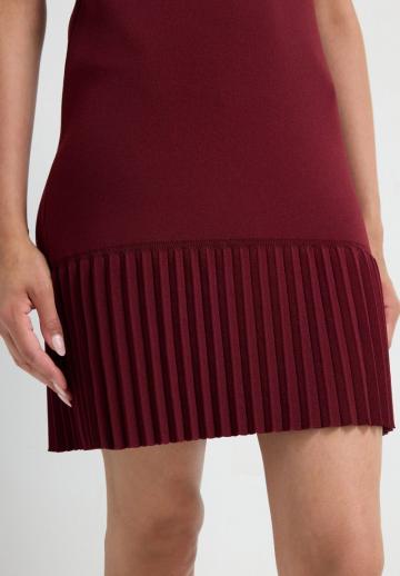 Платье футляр