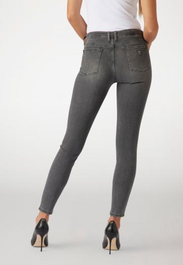 Узкие джинсы