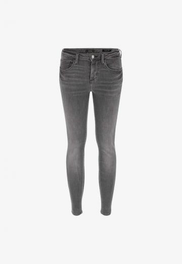 Узкие джинсы